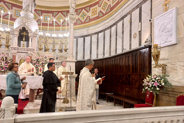 Bendecido el 5 de noviembre, en la parroquia de San Manuel y San Benito de Madrid, un relieve en mármol de Ntra. Sra. del Buen Consejo.