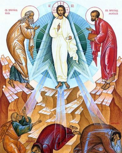 En el Evangelio del II domingo de Cuaresma, vemos cómo Jesús se transfigura ante sus discípulos y cómo les muestra su gloria. 