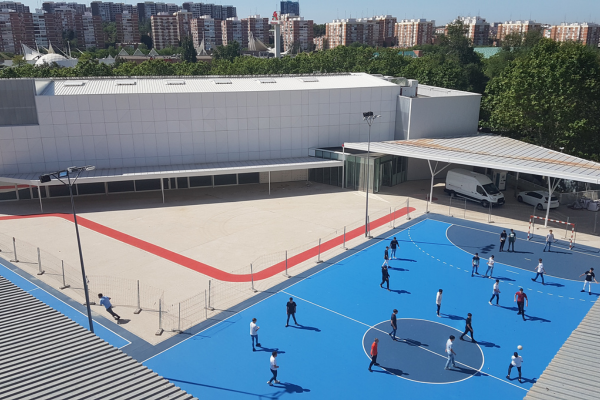 El Colegio agustino Valdeluz, tiene nuevo pabellón deportivo, que ha sido bendecido e inaugurado recientemente.