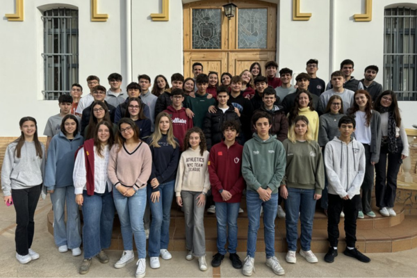 45 adolescentes y jóvenes de Valencia celebran la Pascua en el Seminario San José que los religiosos amigonianos tienen en Godella.