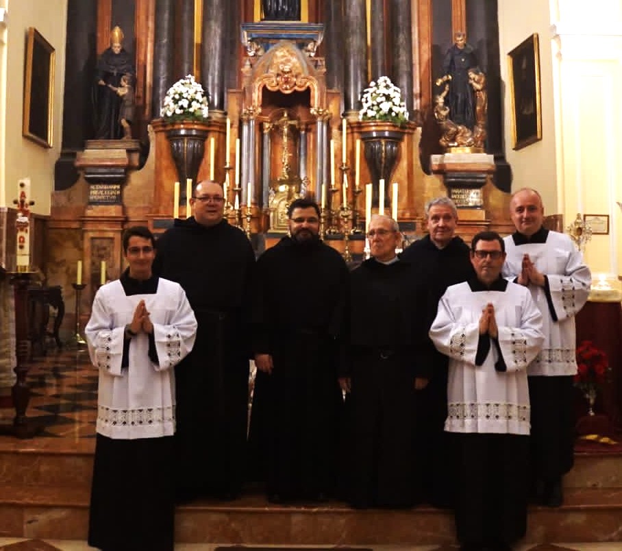 El postulador general de la Orden ha visitado la Iglesia de San Agustín de Málaga, donde ha depositado una reliquia de Santa Rita.