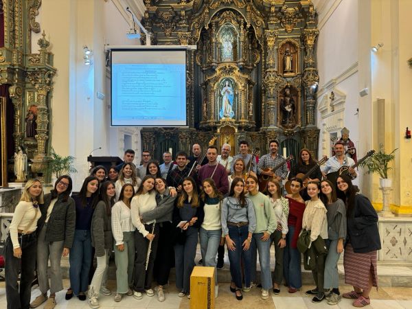 Amigos del Mundo es un grupo de música que está vinculado a los religiosos agustinos de la comunidad de Ceuta.