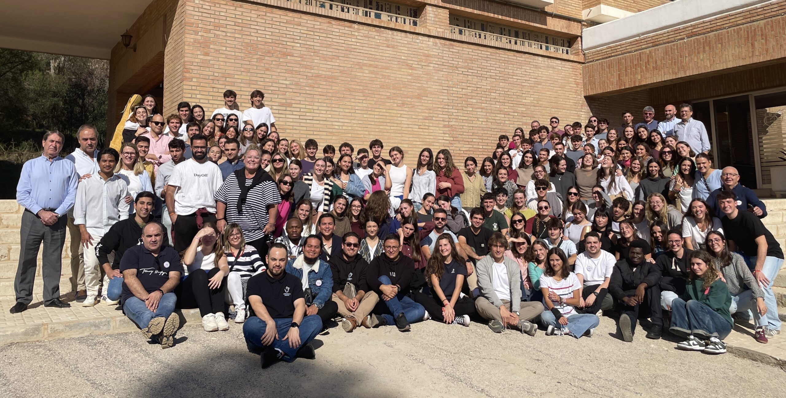 El Colegio "Los Olivos" de Málaga ha acogido el Retiro Ciudad de Dios con el lema "Los jóvenes anunciamos la esperanza".