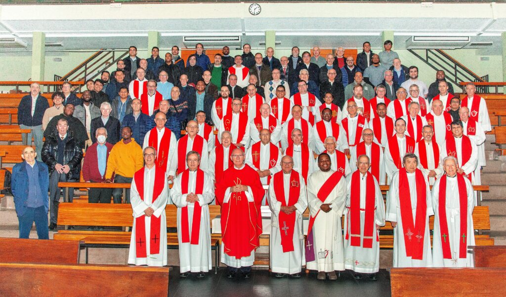 Los religiosos agustinos de la Provincia de San Juan de Sahagún se reúnen con el objetivo de felicitarse la Navidad.