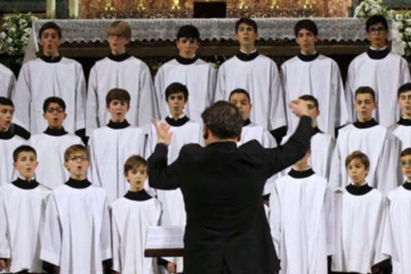 La Escolanía del Monasterio de El Escorial inaugura la XLIV Semana Internacional de Órgano, coincidiendo con el 50 aniversario de esta coral.