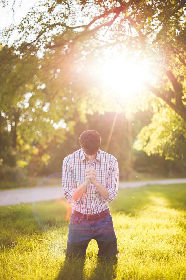 En el evangelio de hoy Jesús da una lección de humildad en casa de uno de los principales fariseos que le habían invitado para comer.