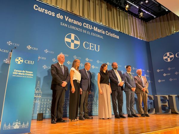 Comienzan los cursos de verano organizados conjuntamente por el CEU y el RCU Mª Cristina, en San Lorenzo de El Escorial.
