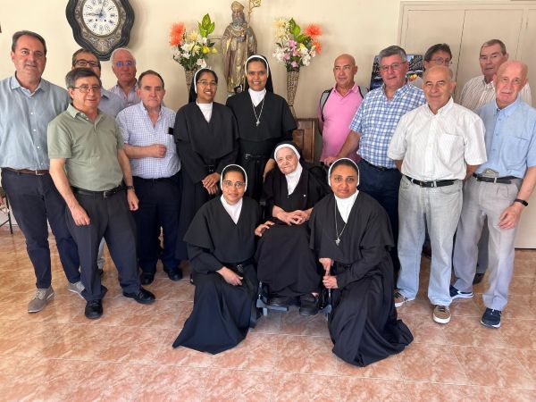 El lunes 7 de julio, los agustinos de la comunidad del Colegio Nuestra Señora del Buen Consejo visitaron a las agustinas de Segovia.