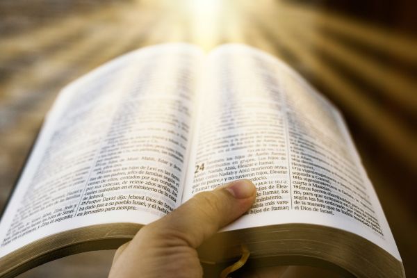 El evangelio de hoy advierte de la mala praxis que supone, en el contexto de la oración que nos escuchemos a nosotros mismos y no a Dios.