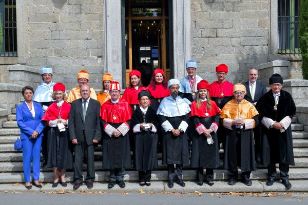 El 3 de octubre tuvo lugar la inauguración del curso 2025-2026 en la Universidad El Escorial María Cristina.