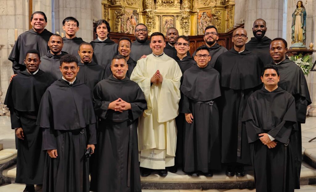 El sábado 6 de diciembre, fue ordenado de diácono Fr. Jose Manuel Araica, OSA, destinado en la comunidad de Santander. 