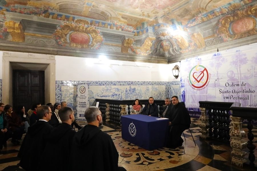 Los agustinos de Portugal actualizan la exposición itinerante, que repasa la historia de la Orden de San Agustín en el país vecino.