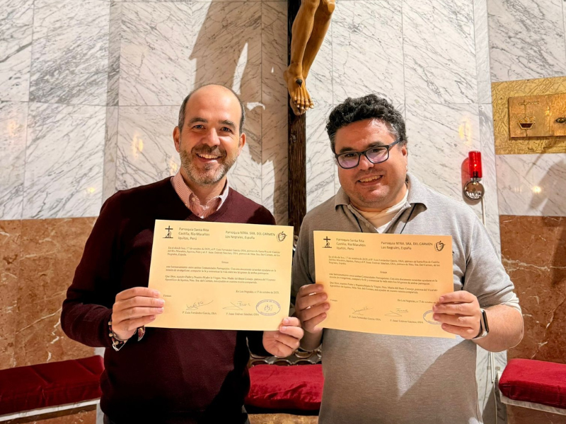 Las parroquias agustinas de Santa Rita de Castilla, en Perú, y Ntra. Sra. del Carmen, en Madrid, comparten una sesión de formación.