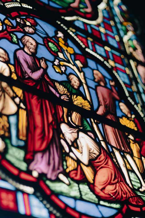 En el evangelio de hoy Jesús pone de modelo a los publicanos y prostitutas, porque supieron arrepentirse y cambiar de vida.