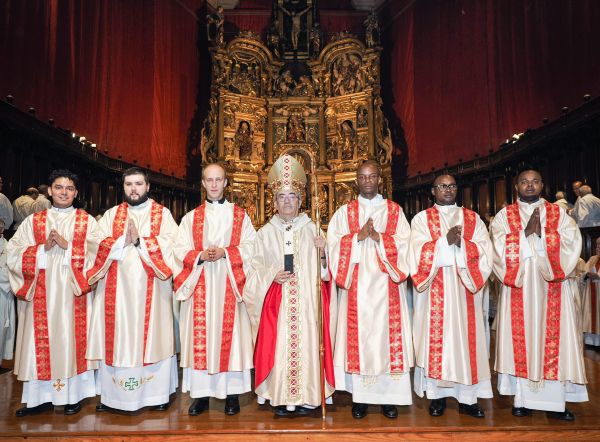 Jóvenes religiosos agustinos han emitido los Votos Simples y los Votos Solemnes, mientras otros han sido ordenados de diáconos y sacerdotes.